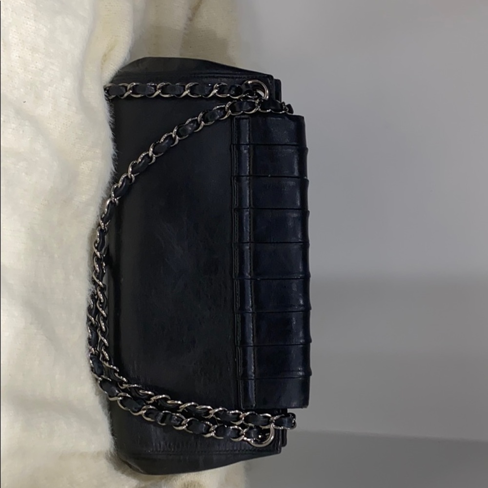Authentic Chanel purse - Picture 2 of 7